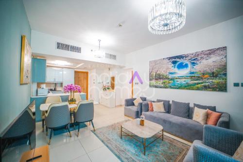 Stylish 2BR in Continental Tower Dubai Marina, Dubaj
