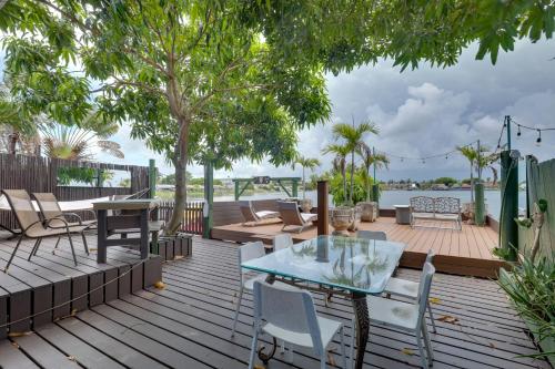 Lakefront Getaway with Dock Near Las Olas Beach