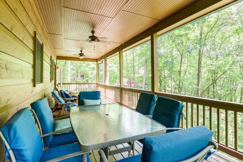 Lakeside Cabin Game Room, Dock, Orchard, Wineries in Ellijay, USA