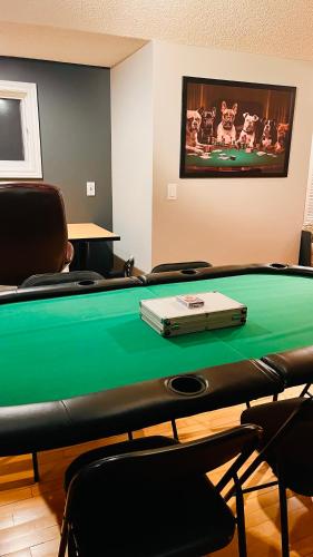 The Games House - Sleeps 8, 3 Bed, 3 Bath - Free Parking