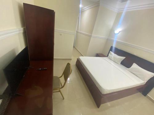 Double Room with Balcony image 10