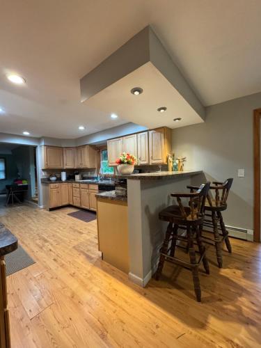 Quiet Cozy Stay Spacious Home Near Beach & Shops in 哈姆登