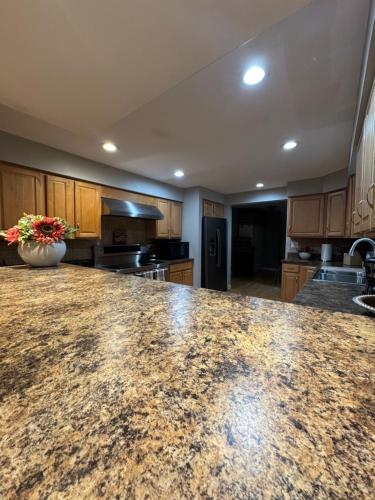 Quiet Cozy Stay Spacious Home Near Beach & Shops in 哈姆登