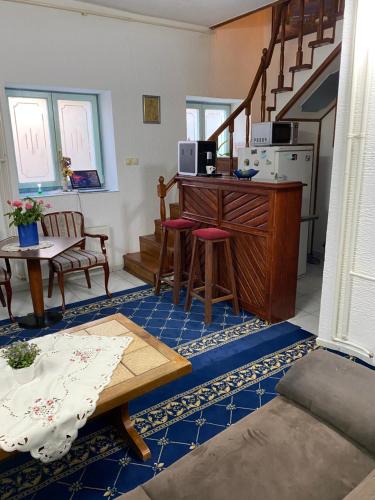 Faciliteiten, Sobe Koste in Kertvaroš