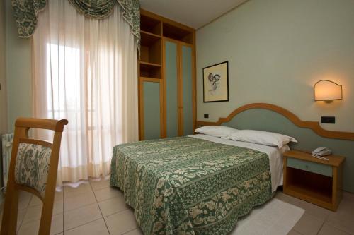 Single Room with Balcony image 4