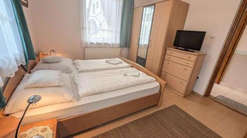 Apartmanhaz Cedrus 8 Zalakaros in Zalakaros