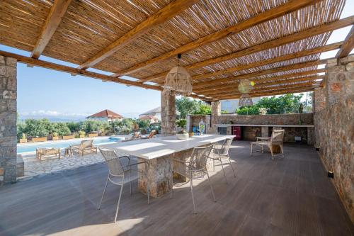 Olivia Prestige Villa in Tragana