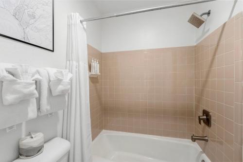 Adventure Inn Durango - image 12