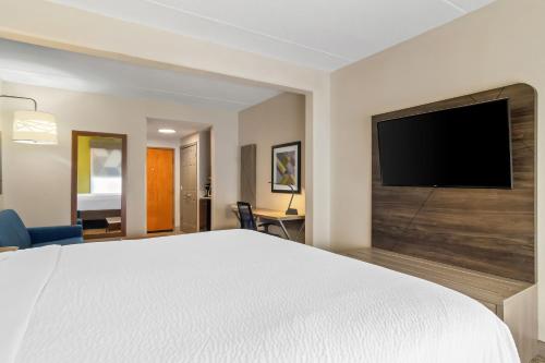Standard Room image 5