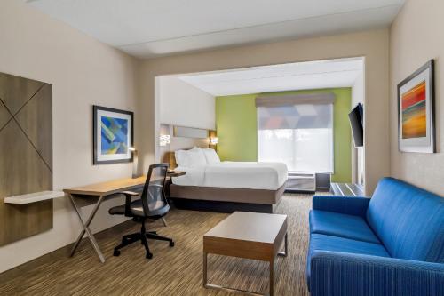 Standard King Room room in Holiday Inn Express & Suites Jacksonville South East - Medical Center Area By IHG