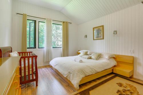 6 Mi to State Park: Monticello Cabin!