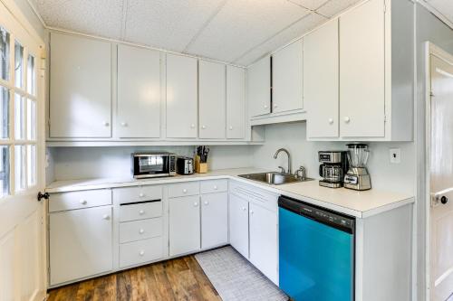 Near Shops and Parks Dog-Friendly Maryland Gem in โอวิงส์ มิลส์ (MD)