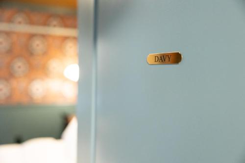 The Gas Lamp Hotel - image 3