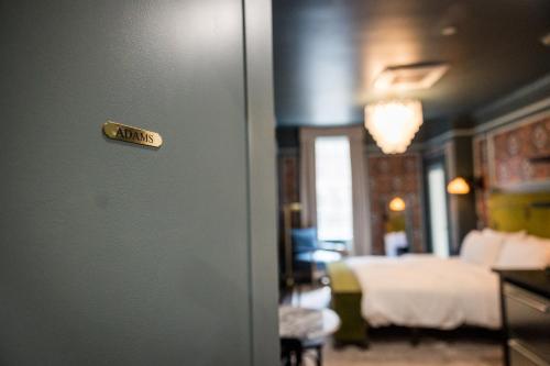 The Gas Lamp Hotel - image 8