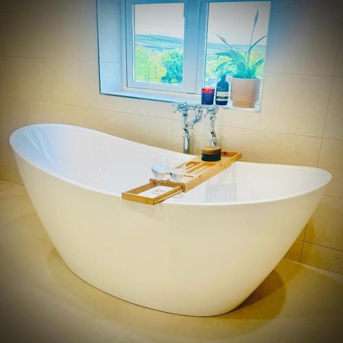 Cobblers Walk - Luxury Country Getaway in Camolin