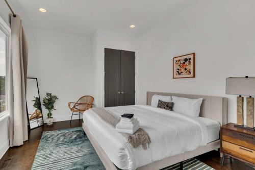 Large Home with Rooftop & Views Sleeps 12, Нэшвилл (фото 6)