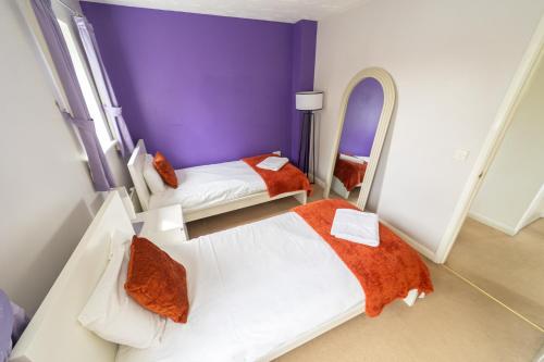 Contractors - Sleeps 8 - Double Driveway - City Centre - 3 Double Rooms - Garden - Coventry, Coventry (Foto 8)