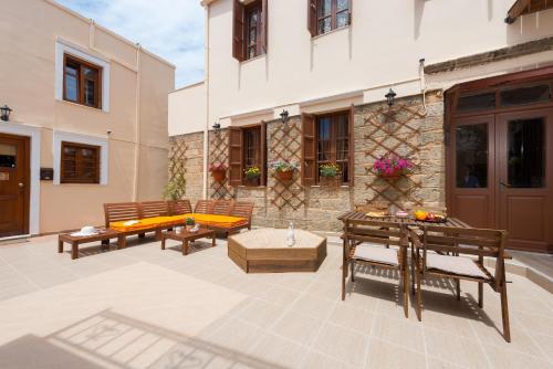 The old town Neighbourhood Ideally located in the Rhodes City area, The old town Neighbourhood promises a relaxing and wonderful visit. The property offers guests a range of services and amenities designed to provide comfort an