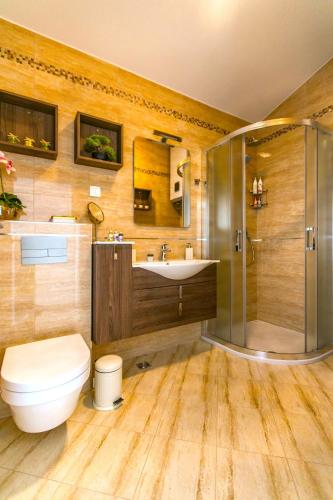 Sea Sparkle Luxury Apartment - Tap to explore photos
