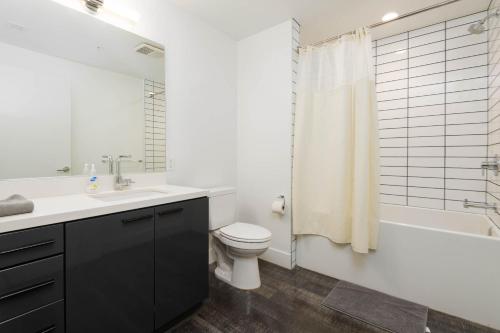 3-Bed High-Rise with Panoramic Views, Pool & Spa, Los Angeles (fotografie 4)