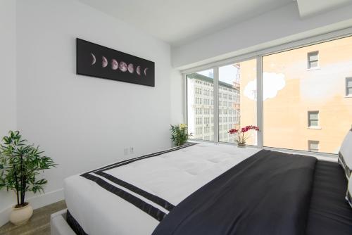 Stunning 3BR High-rise with Pool, Spa & Rooftop Views, Los Angeles (fotografie 5)