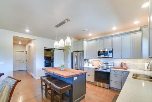 Missouri River Retreat Less Than 1 Mi to the Water! in ปีแอร์ (SD)