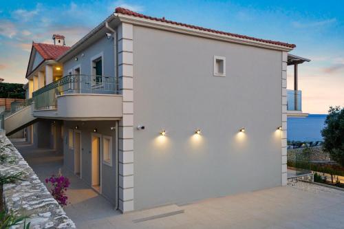 Exterior view, Momento Suites in Vlachata