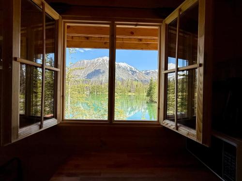 Skats, Twin Cabins-Trout and Grayling in Cantwell (AK)