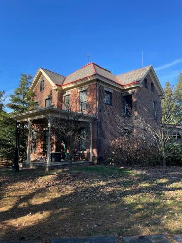 Watsons Woodland Manor at Deer Creek Winery in Uniontown