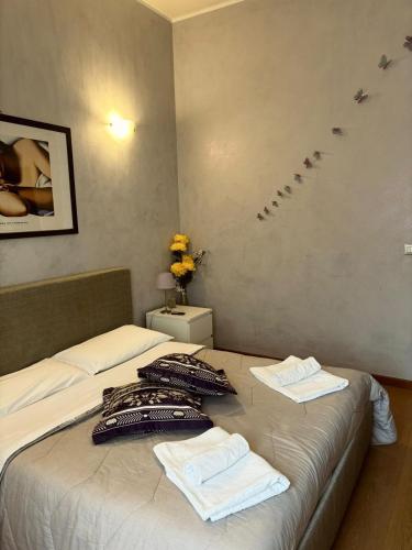 Double Room with Shared Bathroom image 5