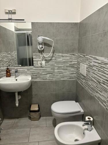 Double Room with Private External Bathroom image 1