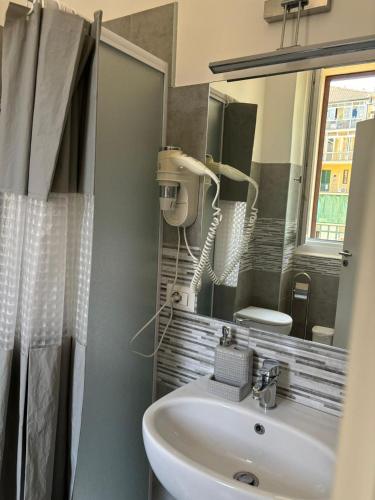 Duca's Guest House - image 12