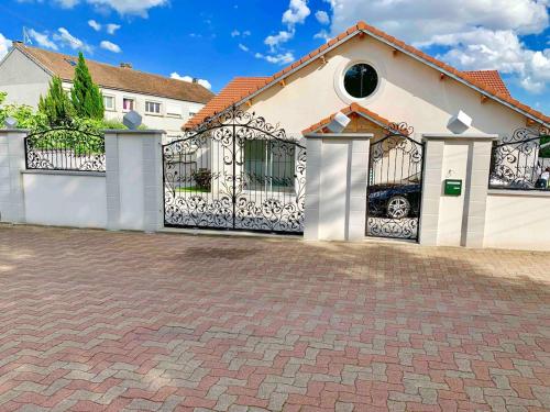 Studio proximité Paris Le Bourget - Location saisonnière - Arnouville