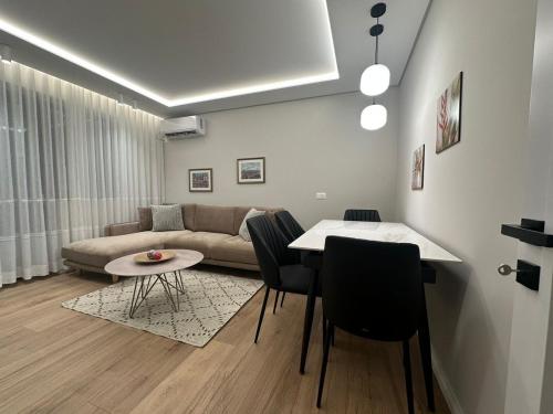 Cozy 2 Bedroom Tirana Getaway, Tirana (foto 9)