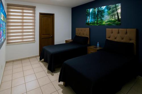 2 twin beds