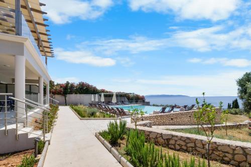 Exterior view, Momento Suites in Vlachata