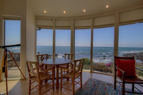 Ocean Tides Monthly Only, Cambria