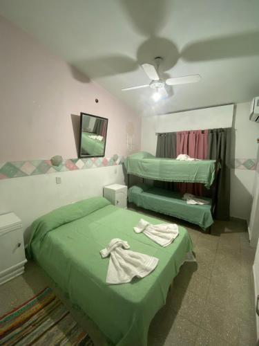 4-Bed Mixed Dormitory Room image 2