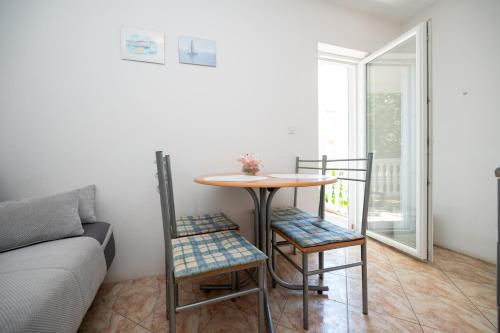 Apartments with parking space Pakostane Biograd - 22462 - image 4