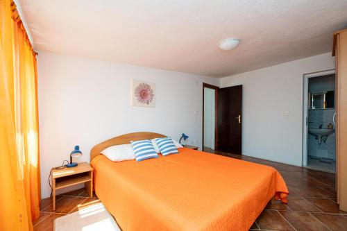 One-Bedroom Apartment with Terrace and Sea View image 10