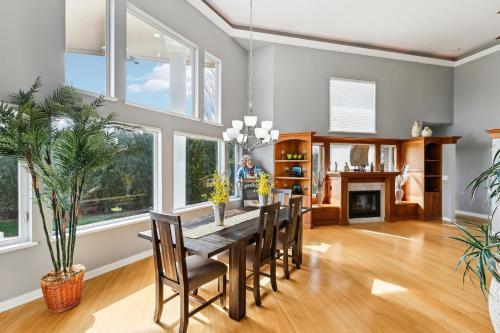 New Skagit Tulip Farm Estate 3 beds 2 baths in 拉康納 (WA)