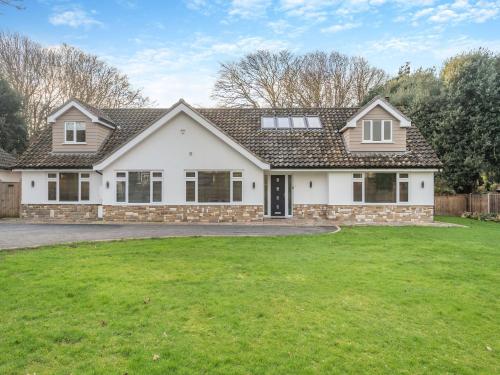 Cedar Lodge, Overstrand