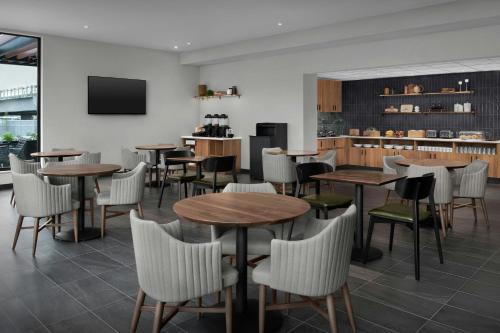 Residence Inn by Marriott Seattle Northgate Station - image 2