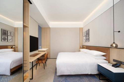 City View King Room image 3