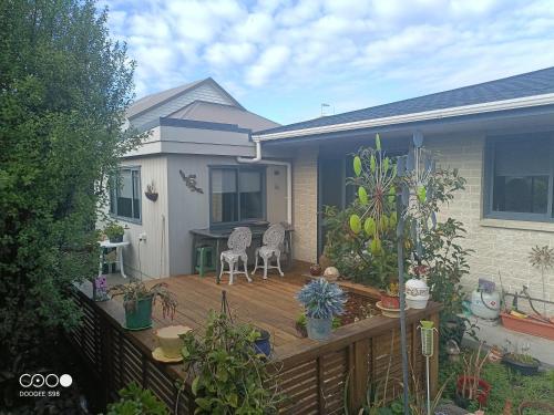 Cozy spacious estuary view three bedroom townhouse in เวสท์ชอร์