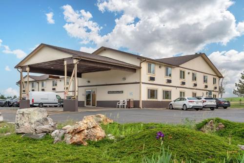 Colstrip Inn & Suites - 숙소 외관