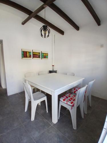 Three-Bedroom House image 4
