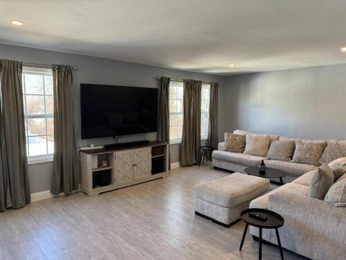 Facilities, Jersey Shore Beach House close to NYC Ferry + Bus in Middletown (NJ)