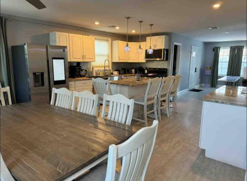 Facilities, Jersey Shore Beach House close to NYC Ferry + Bus in Middletown (NJ)