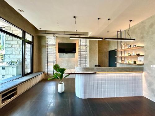 Mo BnB near LIHPAO Discovery Land